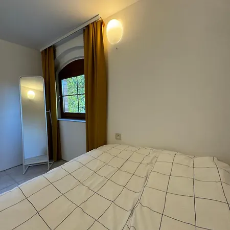 Ve Vinném Sklepě -